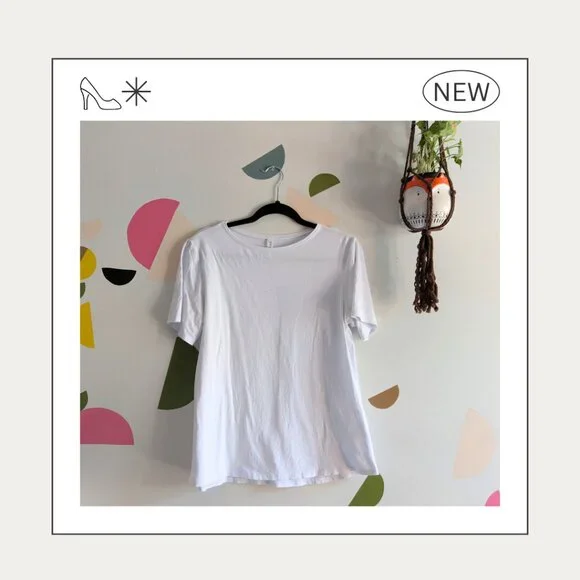 Loose Tee - Picture 1 of 3